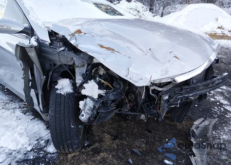 2013 Hyundai Sonata Limited z USA, uszkodzony, nr VIN 5NPEC4AC4DH638869